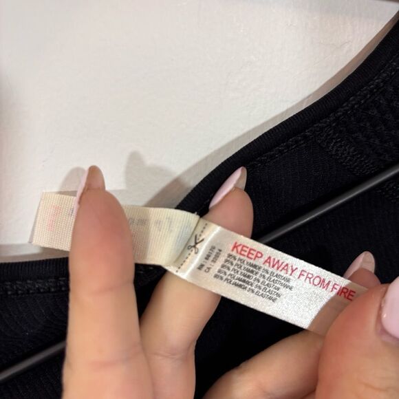 FREE PEOPLE MOVEMENT BAIL OUT
LONG SLEEVE LAYER NEW with tags Size M/L Black - Picture 11 of 13